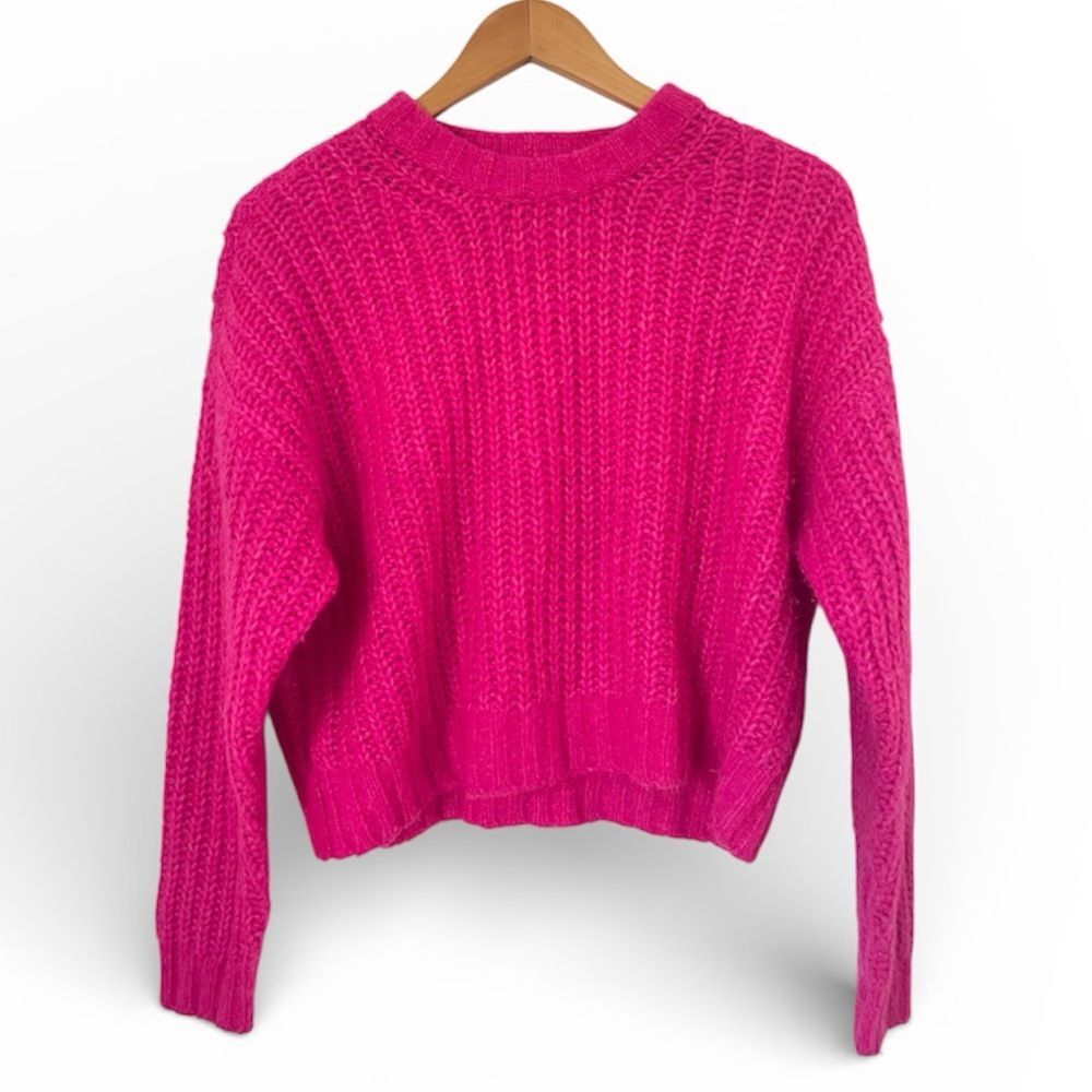 American Eagle Women’s Cable knit Hot Pink Cropped Sweater Size Small